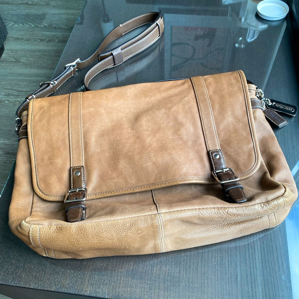 COACH HAL Medium Messenger